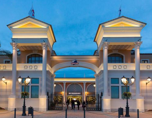 SHOPPING OUTLET TOUR